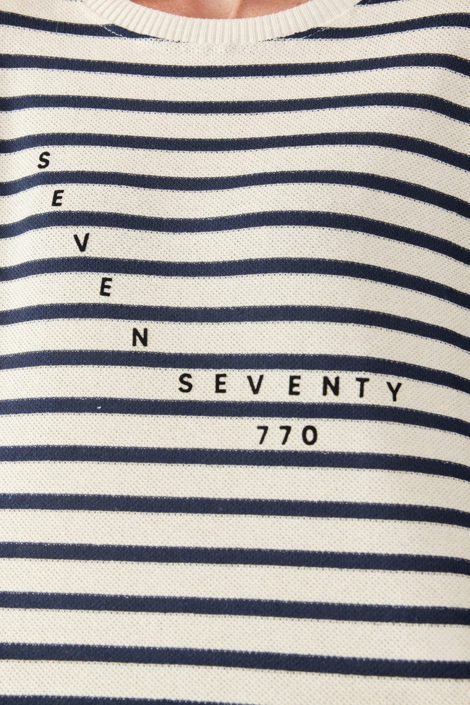 
                      
                        סריג פסים דק SEVEN70
                      
                    