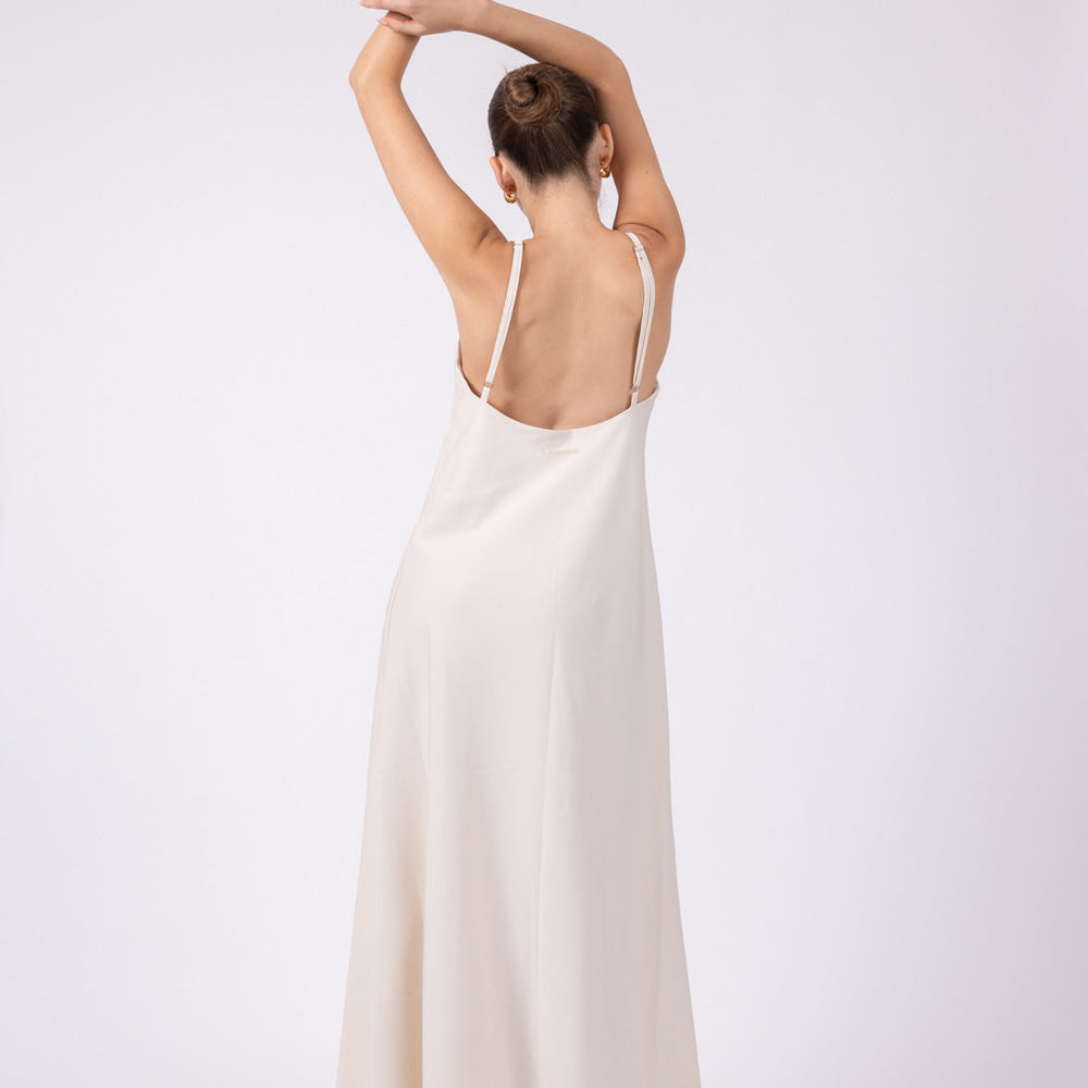 
                      
                        ANNA maxi dress in beige back look
                      
                    