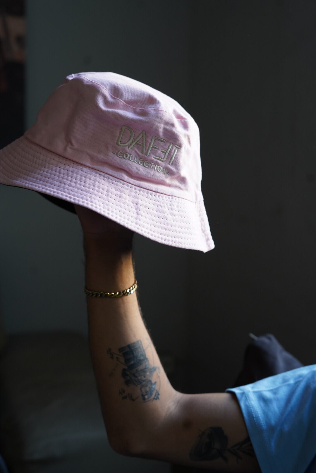 Pink daffi hat