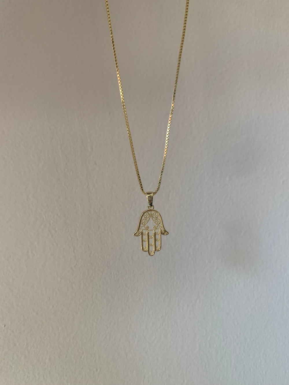 Hamsa lines necklace