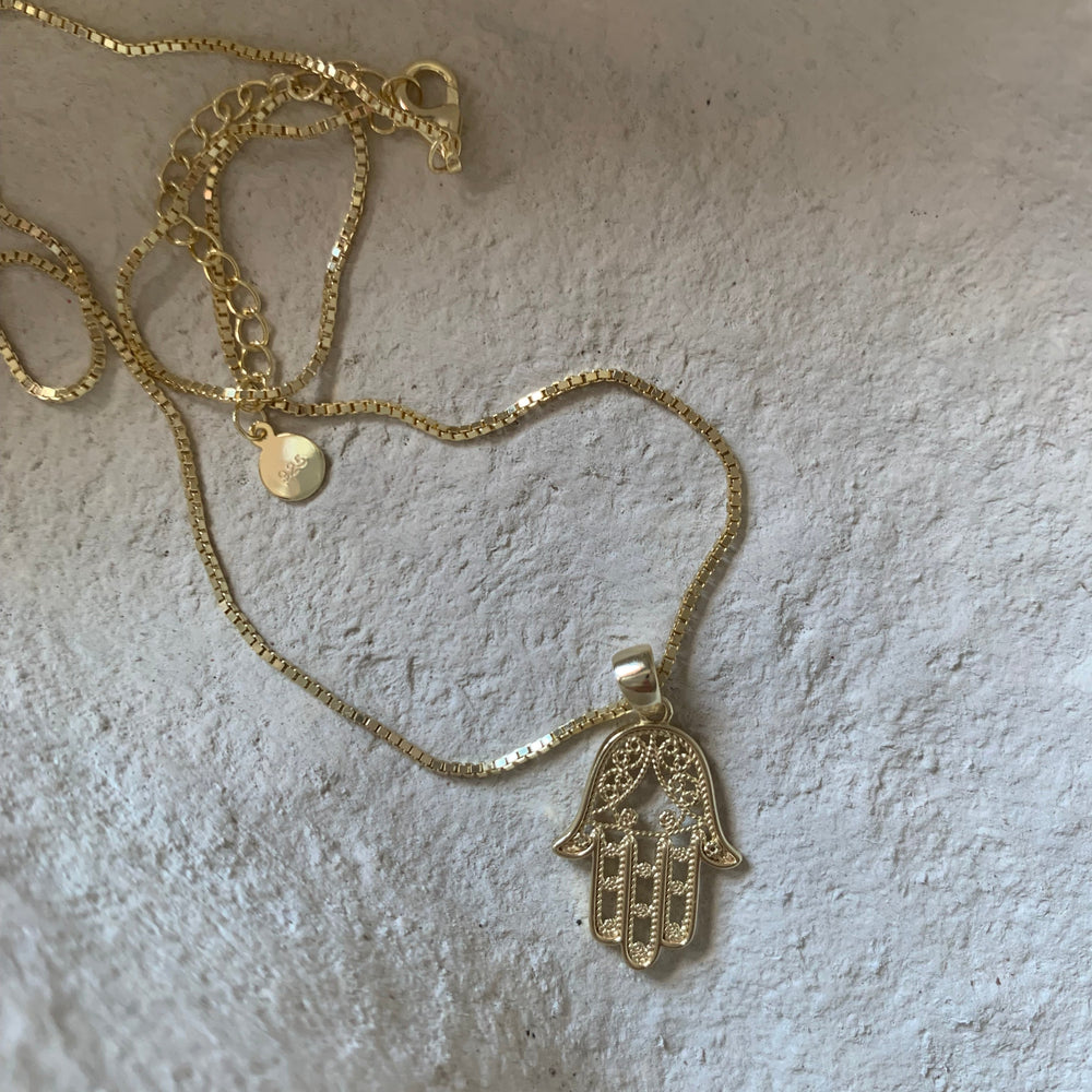 Hamsa lines necklace