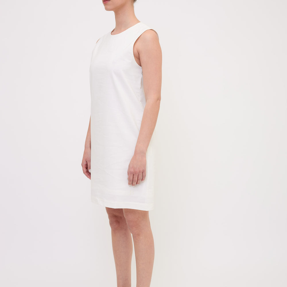 
                      
                        LENNY dress white side front look
                      
                    