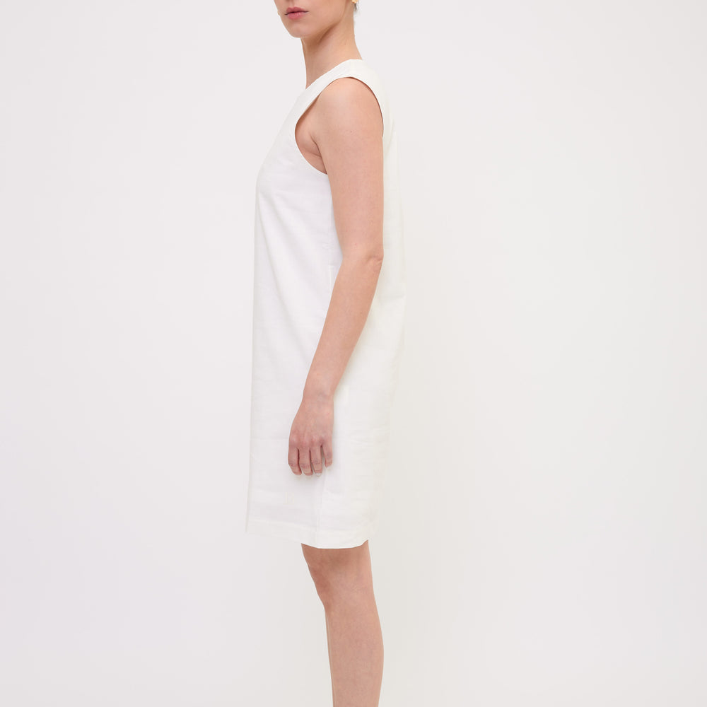 
                      
                        LENNY dress white side front look
                      
                    