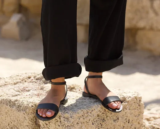 
                      
                        סנדלי ניקי שחור Niki sandals Black
                      
                    