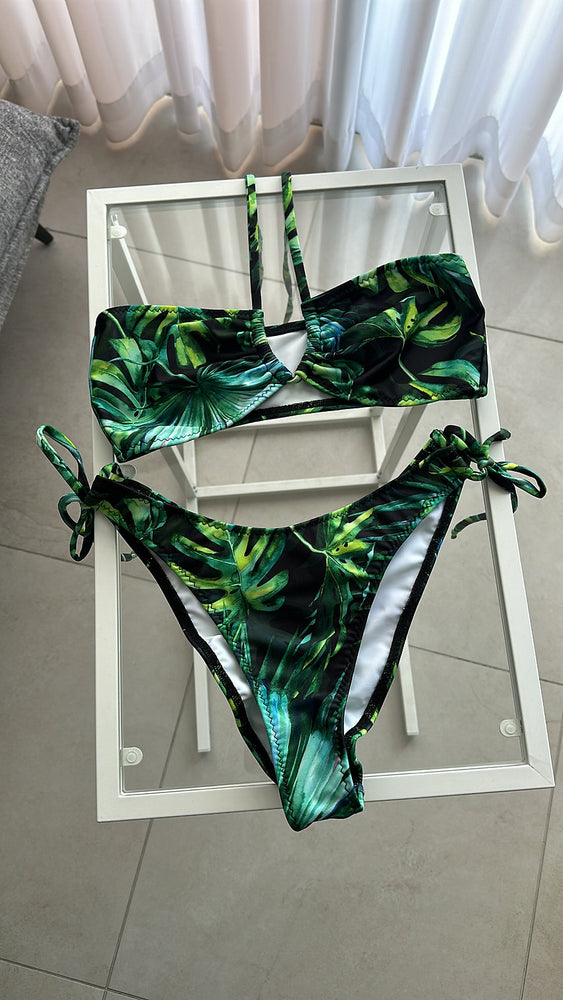 
                      
                        Jungle bikini
                      
                    