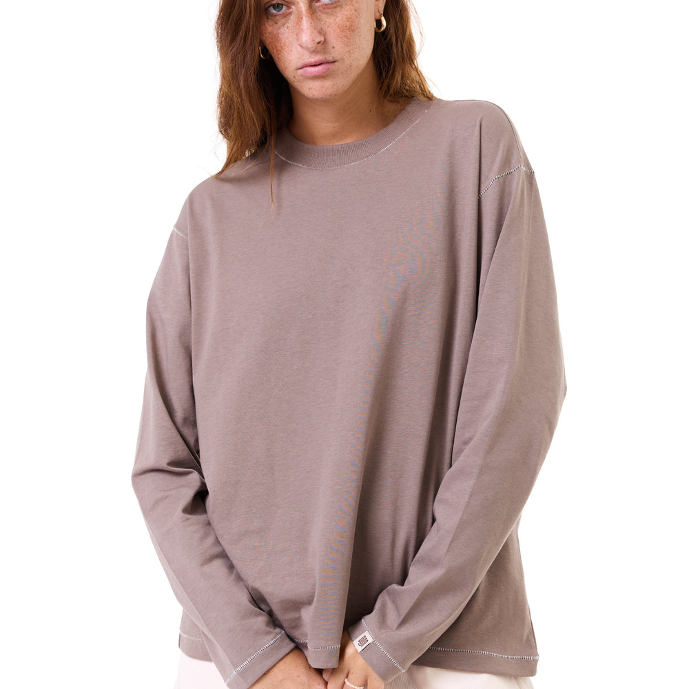 
                      
                        Camel - stitches long sleeves
                      
                    