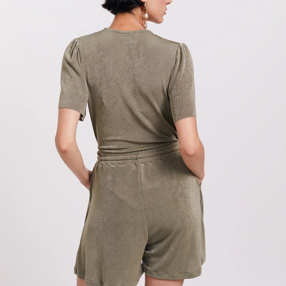 
                      
                        Lev shorts | Olive
                      
                    