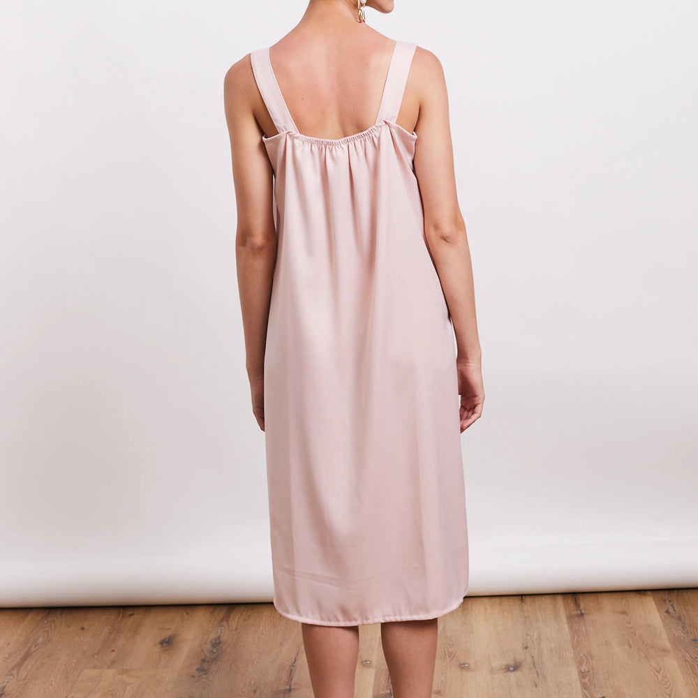 
                      
                        Camille dress | Powder pink
                      
                    